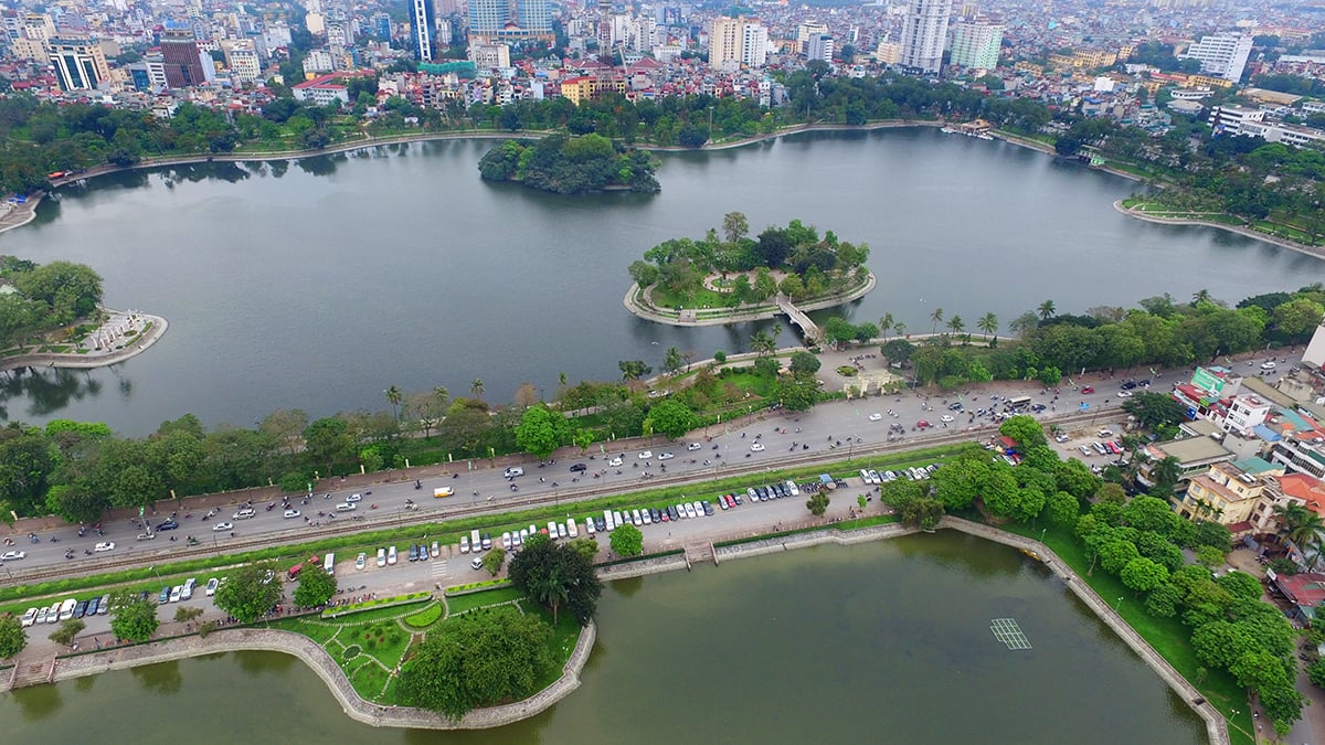 Hà Nội có khoảng hơn 100 hồ lớn nhỏ. (Ảnh: Internet)