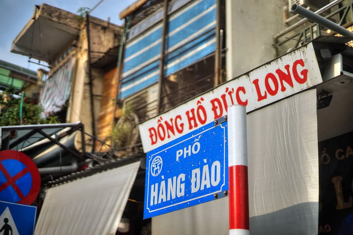 Hàng Đào phố cổ ngày xưa bán gì? - ảnh 1