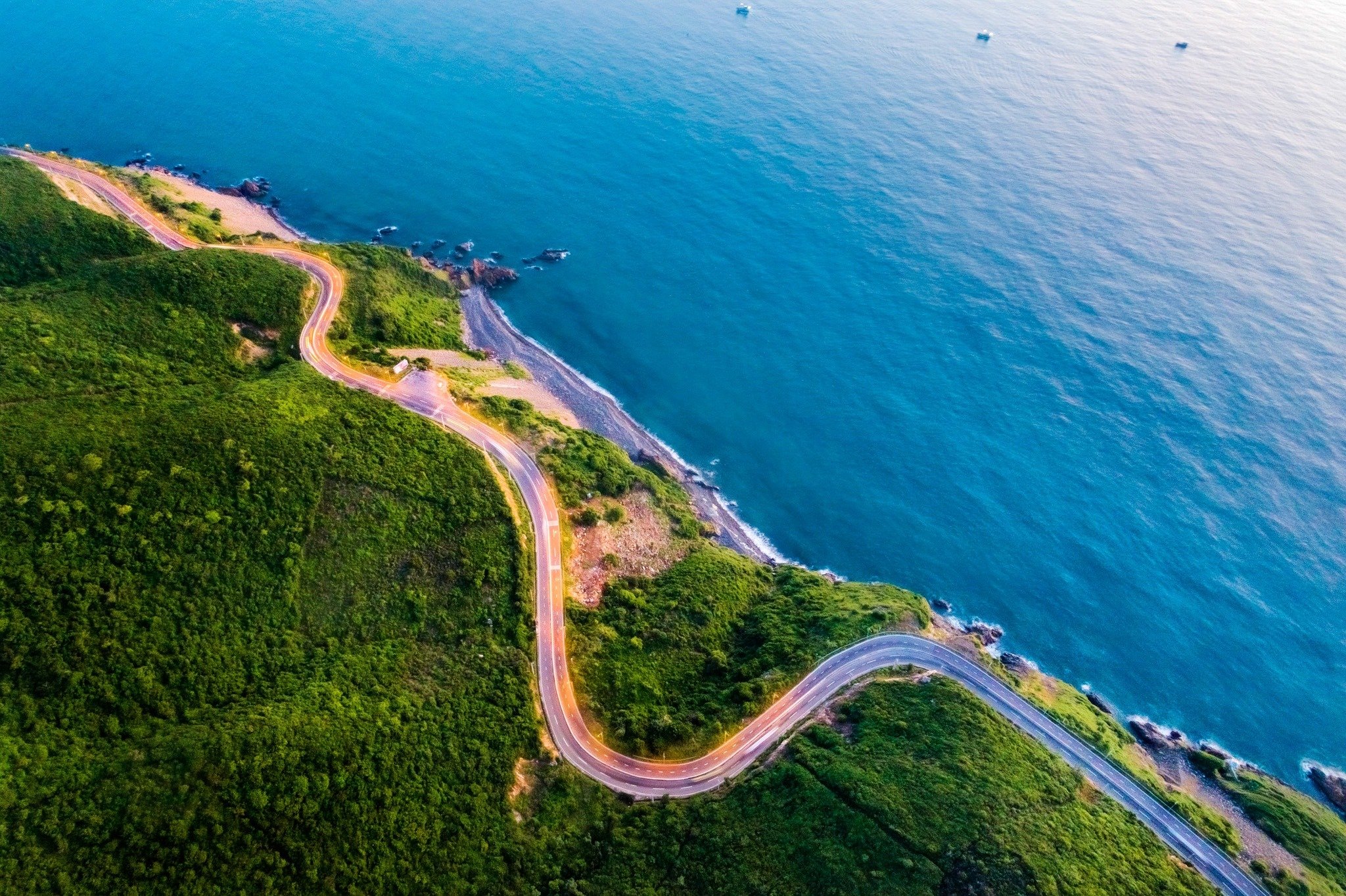 Đường ven biển Nha Trang (Ảnh: Yeudulich.com)