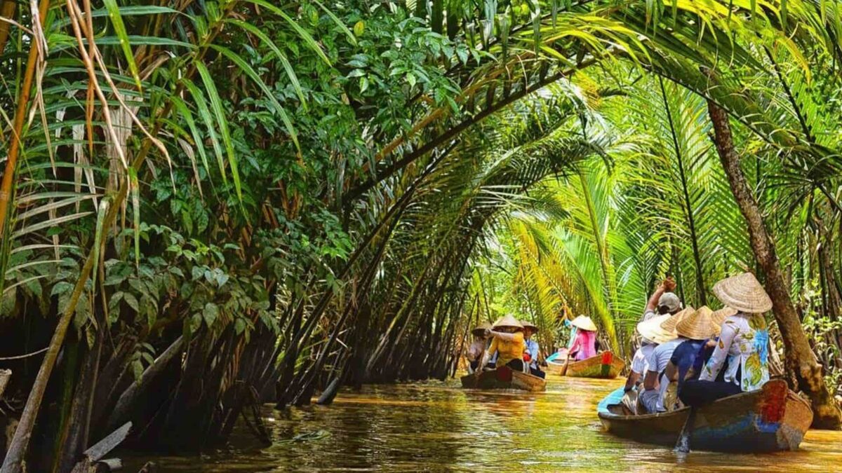 Tour du lịch miền Tây là một trong những tour phổ biến nhất miền Nam đi từ TP.HCM. (Ảnh: Internet)
