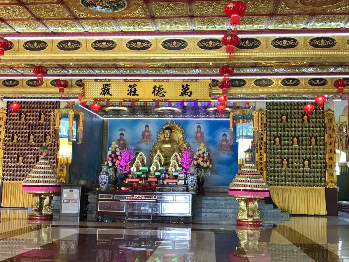 Bên trong chánh điện (Ảnh: Thám Hiểm Mekong)