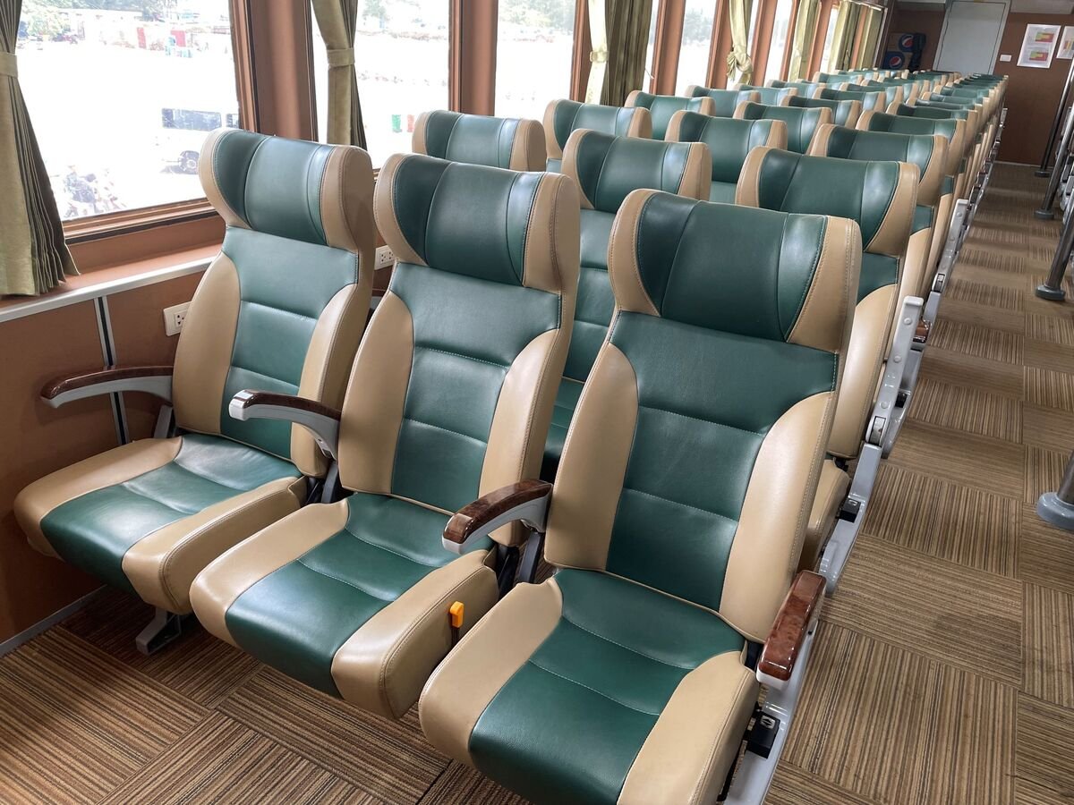 Nên chọn ghế ở tầng dưới và khoang giữa khi đi tàu cao tốc nếu muốn giảm tối đa nguy cơ bị say sóng. (Ảnh: Internet)