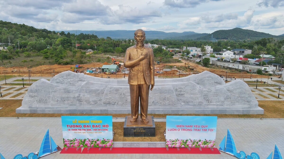Tượng Bác Hồ lớn nhất Việt Nam được khánh thành tại Phú Quốc ngày 19/5/2024. (Ảnh: Internet)