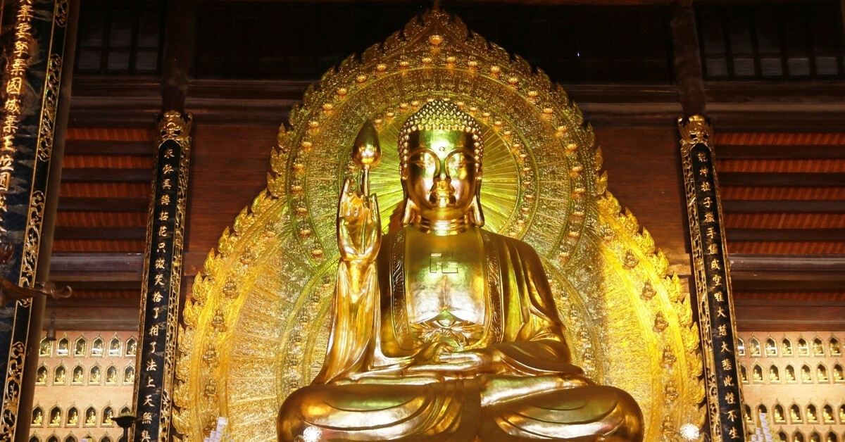 Việt Nam có ngôi chùa nào sở hữu tượng Phật Di Lặc bằng đồng lớn nhất châu Á? - ảnh 1