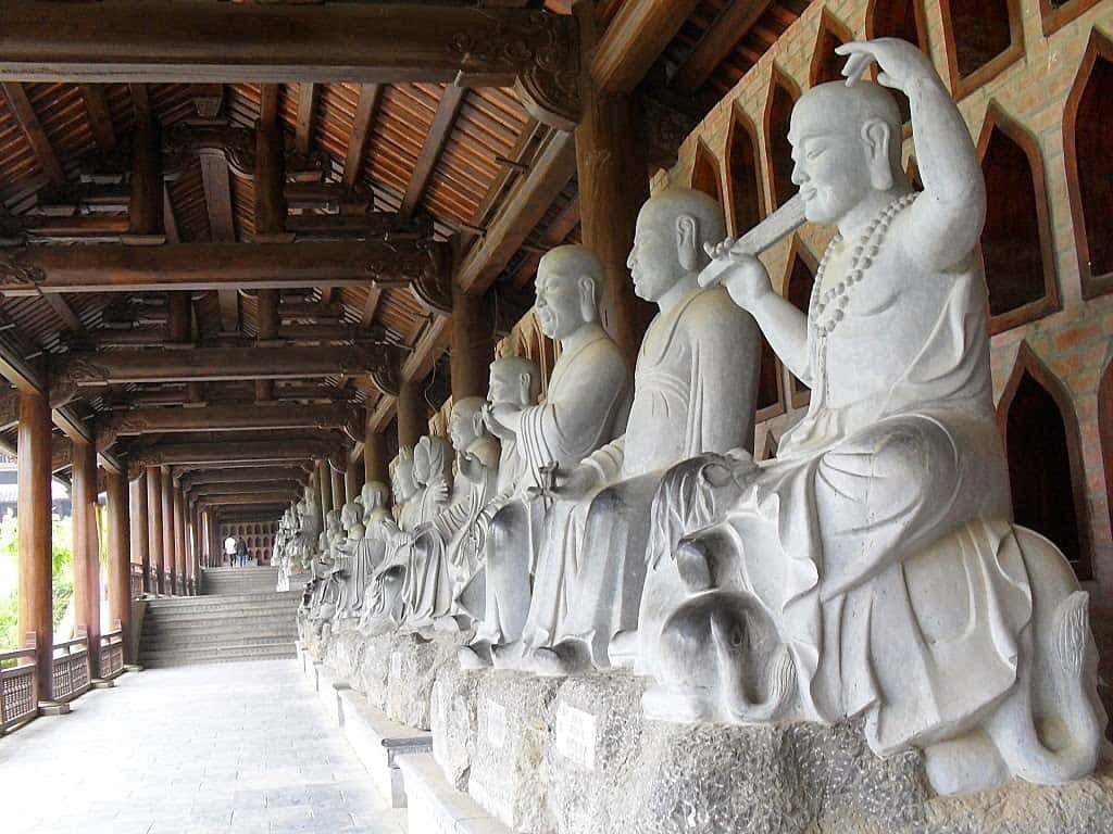 Việt Nam có ngôi chùa nào sở hữu tượng Phật Di Lặc bằng đồng lớn nhất châu Á? - ảnh 2
