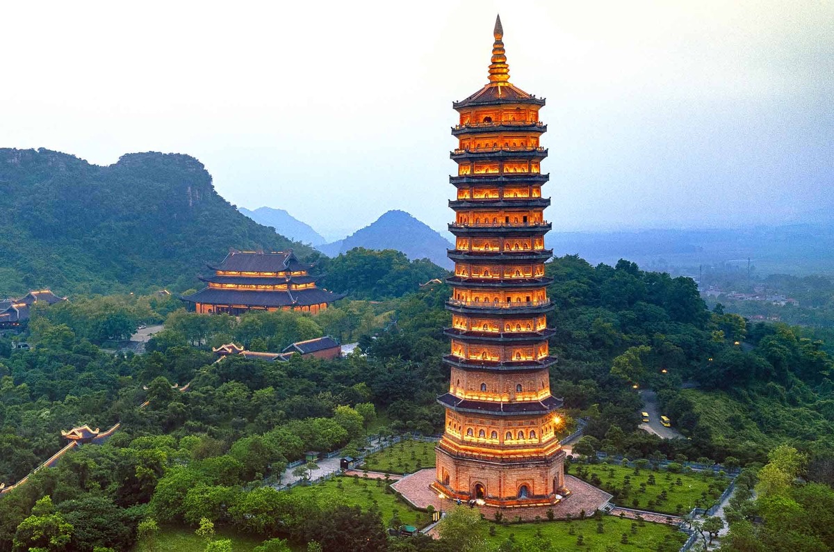 Việt Nam có ngôi chùa nào sở hữu tượng Phật Di Lặc bằng đồng lớn nhất châu Á? - ảnh 3