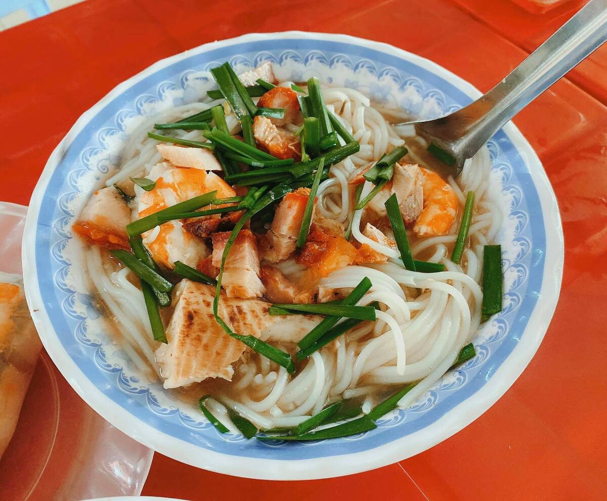 Bún nước lèo Cây Nhãn (Nguồn: Internet)