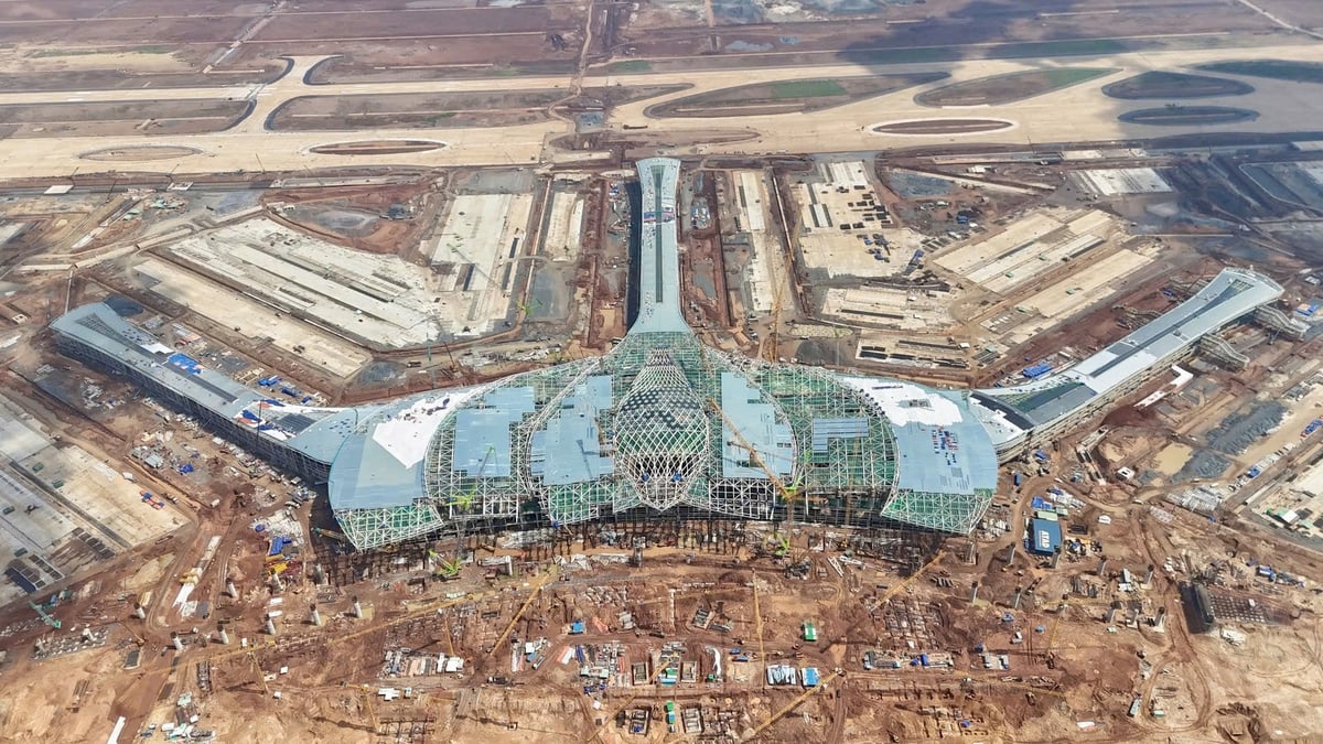 Dự án sân bay Long Thành cơ bản hoàn thành trong năm 2025, tổ chức bay hiệu chuẩn, bay kỹ thuật và đưa vào vận hành khai thác thương mại trong nửa đầu năm 2026. (Theo Báo Chính Phủ/Ảnh: Internet)