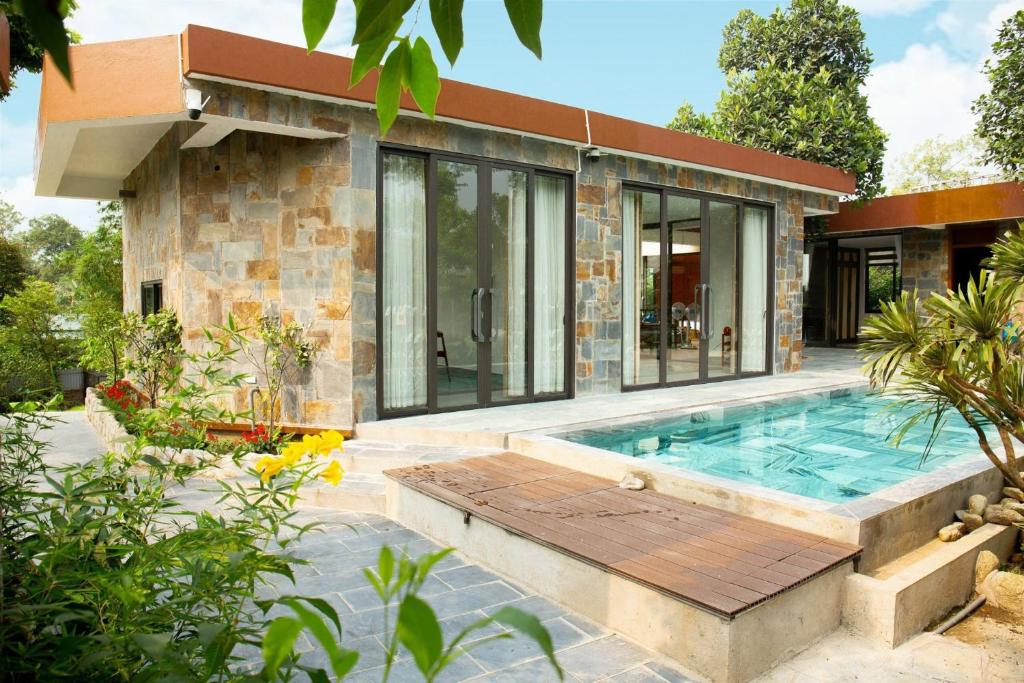 Villa có bể bơi cho trẻ nhỏ nô đùa những ngày nắng nóng (Ảnh: Internet)