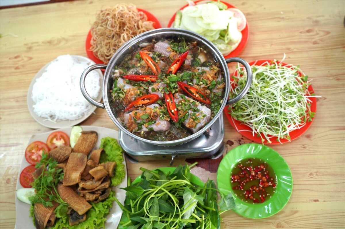 Lẩu cá chuồn (Nguồn: Internet)