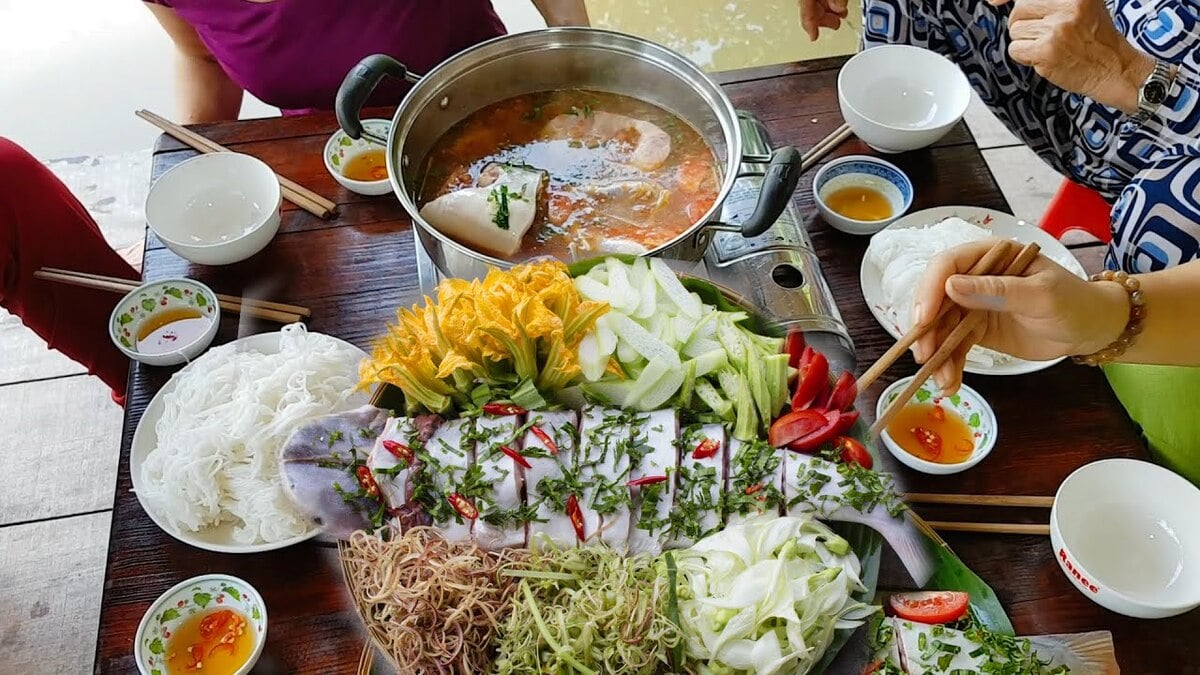 Lẩu cá bông lau (Nguồn: Internet)