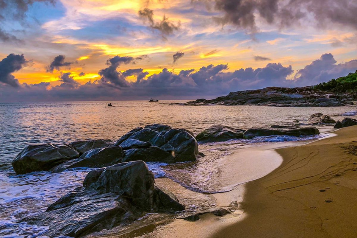 Bãi biển Sa Huỳnh (Nguồn: Internet)