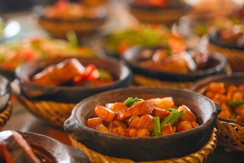 Cơm Niêu Cả Quyên như một “khu vườn bí mật” dành riêng cho những tâm hồn yêu ẩm thực truyền thống (Ảnh: Internet)