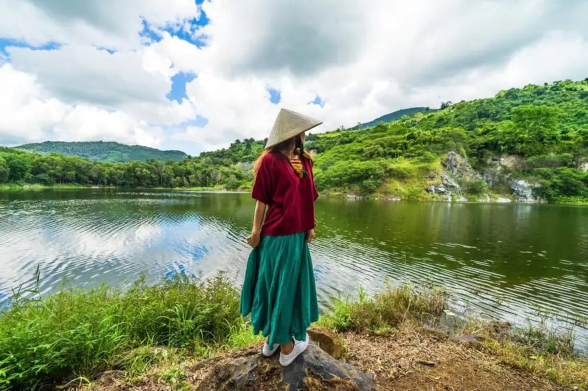 6 trải nghiệm không thể bỏ lỡ tại hồ Núi Đá Tây Ninh - ảnh 1
