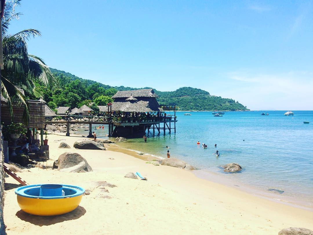 Những bãi biển ít người biết ở Đà Nẵng - ảnh 1