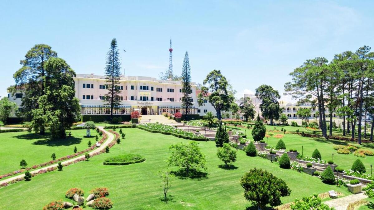 Khách sạn Dalat Palace Heritage (Ảnh: Booking.com)