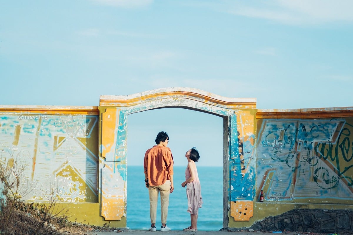 'Cổng Trời' mũi Nghinh Phong (Ảnh: Ngân Vũ Kim/Check in Vietnam)