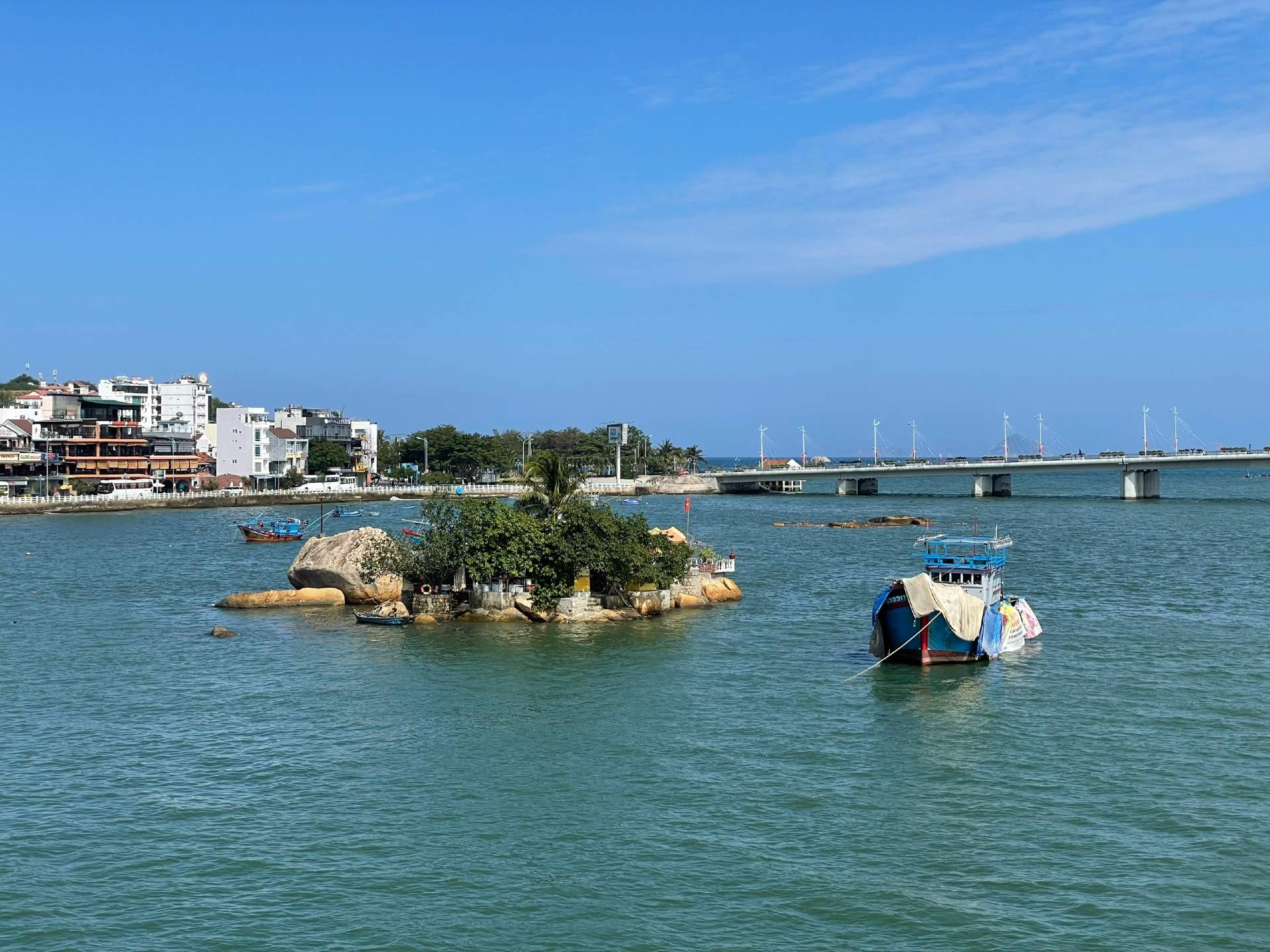 Sông Cái là một trong những địa điểm du lịch hấp dẫn du khách tại Nha Trang (Ảnh: Internet)