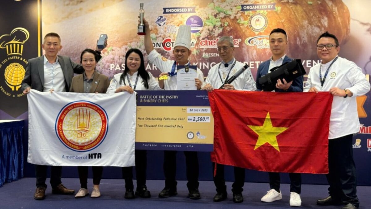 Đoàn Việt Nam đã giành 16 Huy chương Vàng, 5 Huy chương Bạc, 11 Huy chương Đồng, 2 cúp lớn tại cuộc thi (Ảnh: LCH Đầu bếp Việt Nam)
