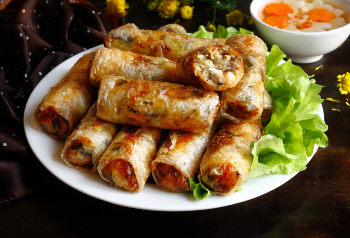 Chả giò (nem rán) là món ăn phổ biến ở nhiều địa phương tại Việt Nam (Ảnh: Bùi Thủy/VnExpress)