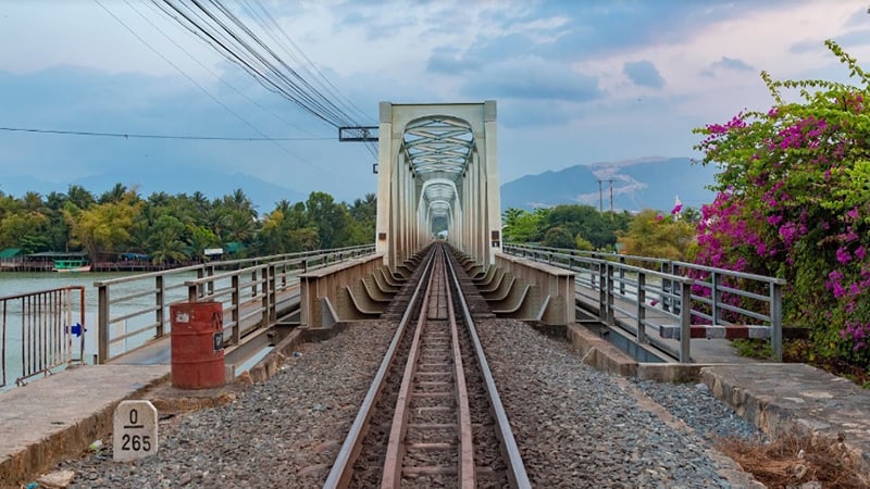 Check-in cầu sắt Nha Trang – Điểm dừng chân được giới trẻ yêu thích - ảnh 1