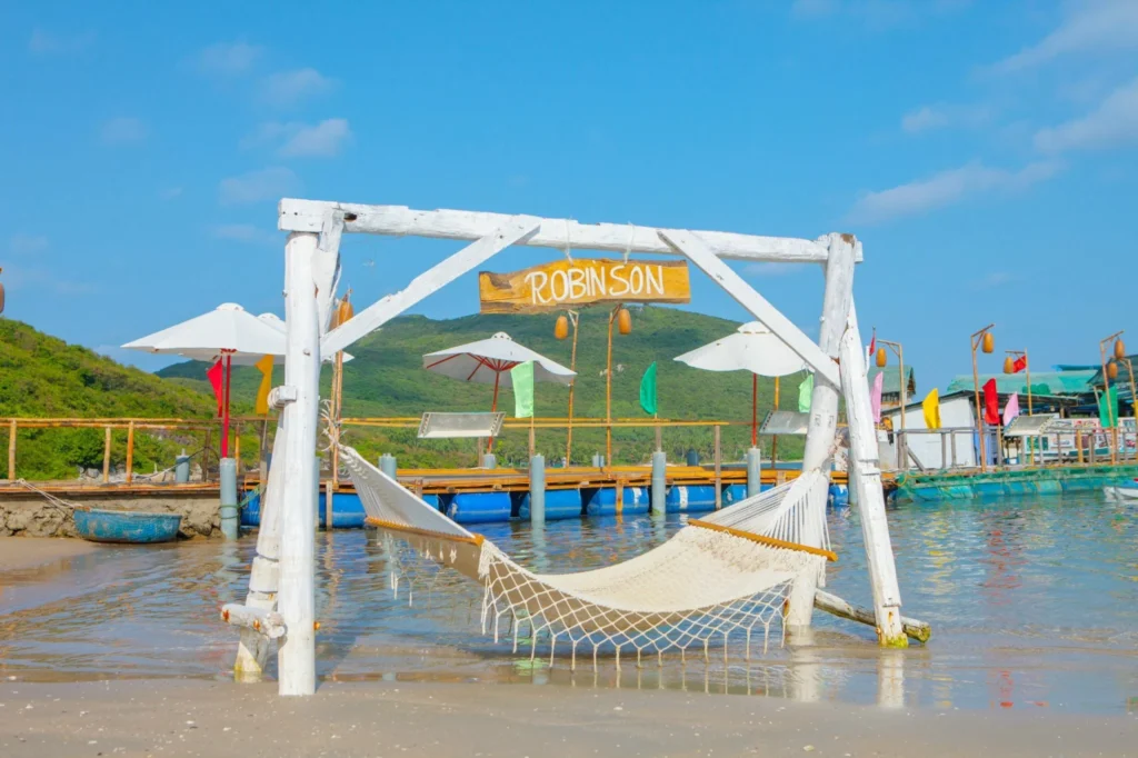 Khám phá đảo Robinson Nha Trang – Vẻ đẹp nguyên sơ giữa lòng vịnh biển xanh - ảnh 2