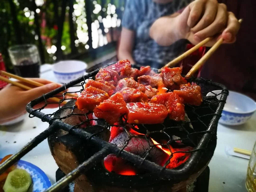 Ăn gì ở Nha Trang? Lưu ngay 7 quán nướng ngon khó bỏ lỡ - ảnh 1