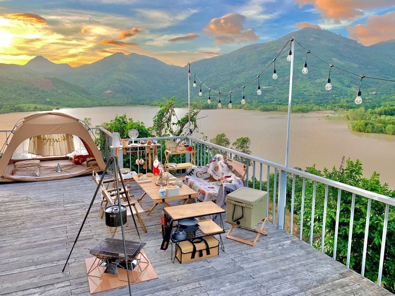 Nằm ở độ cao khoảng 800 m so với mực nước biển, Khánh Sơn sở hữu khí hậu mát mẻ, dễ chịu quanh năm (Ảnh: Internet)