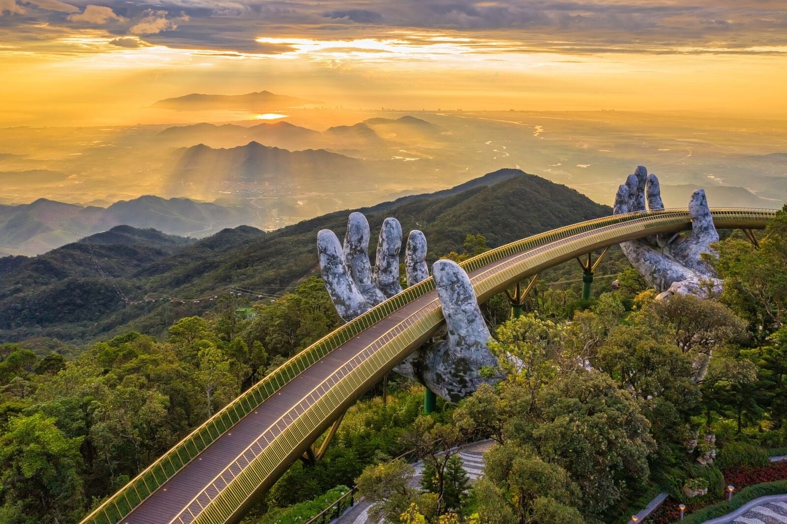 Du lịch Đà Nẵng bùng nổ sau 2 quý đầu năm - ảnh 1