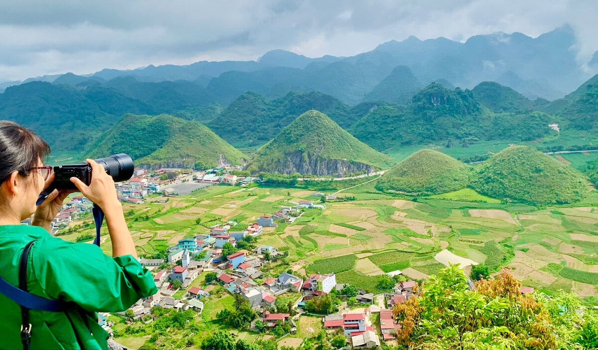 Du lịch Việt Nam đón 12,3 triệu lượt khách quốc tế sau nửa đầu năm - ảnh 1