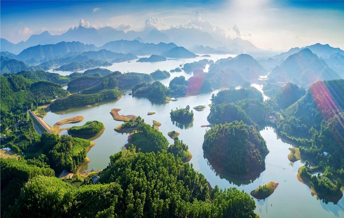 Hồ Núi Cốc (Ảnh: Trần Đoàn Huy)