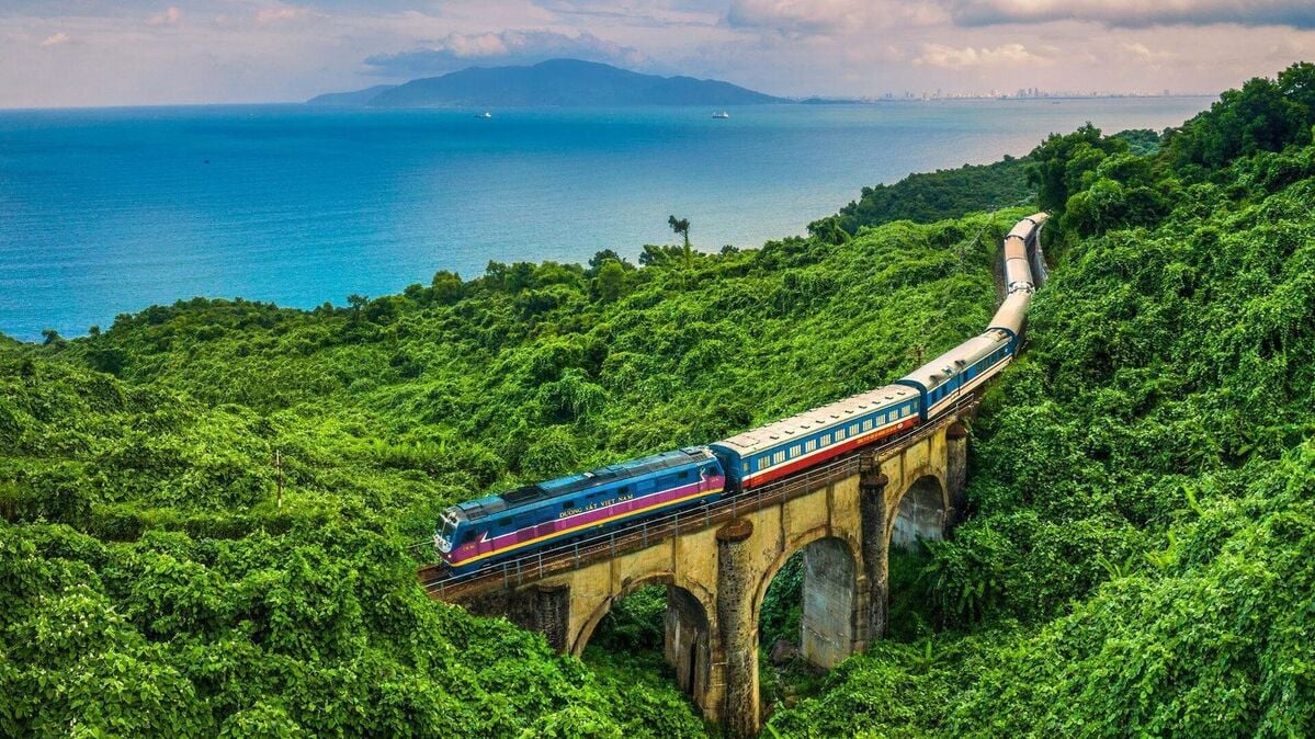 Chuyến tàu Bắc - Nam được xếp vào nhóm tuyến tàu đẹp nhất thế giới - ảnh 1