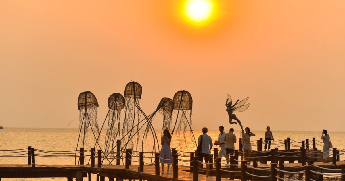 Tổng hợp beach bar có view hoàng hôn đẹp nhất dọc Bãi Trường Phú Quốc - ảnh 1