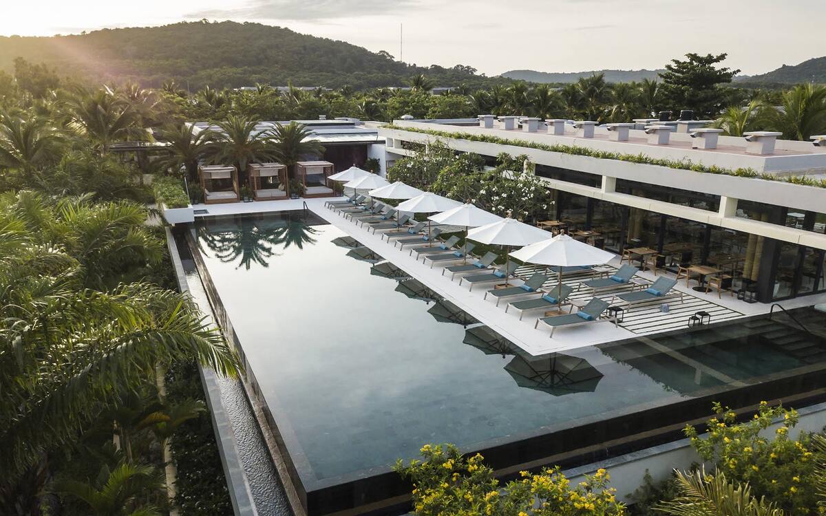 Tổng hợp beach bar có view hoàng hôn đẹp nhất dọc Bãi Trường Phú Quốc - ảnh 2