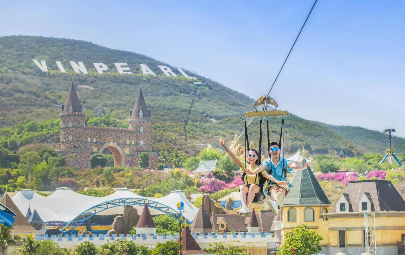 Điểm đặc biệt của đường trượt này không chỉ nằm ở chiều dài mà còn ở độ dốc ấn tượng (Ảnh: Internet)