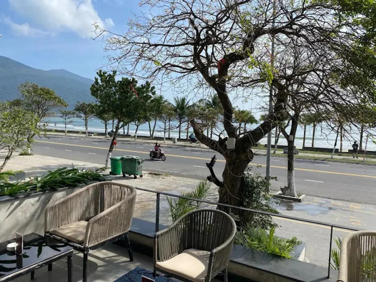 The Wave Cafe Da Nang