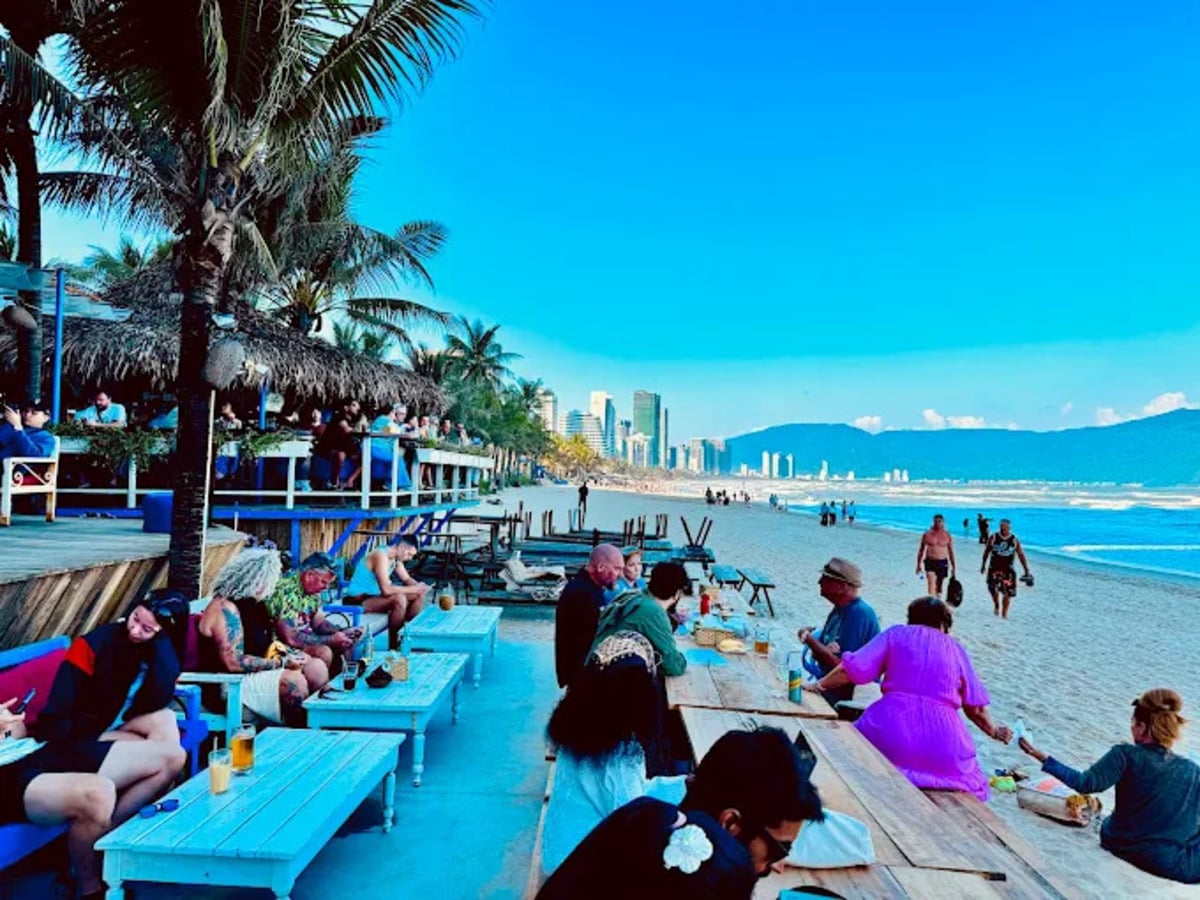 Paradise Beach Bar & Cinema Danang