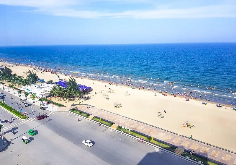 Bãi biển Sầm Sơn lọt top điểm đến biển được yêu thích nhất năm 2025 - ảnh 1