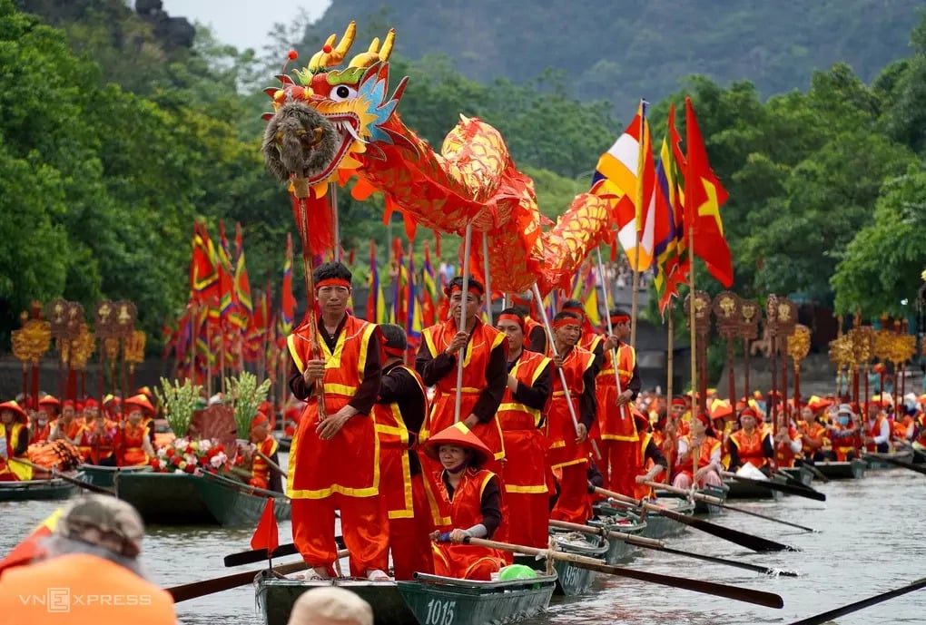 Lễ hội Tràng An năm 2026 (Ảnh: Lê Hoàng/VnExpress)