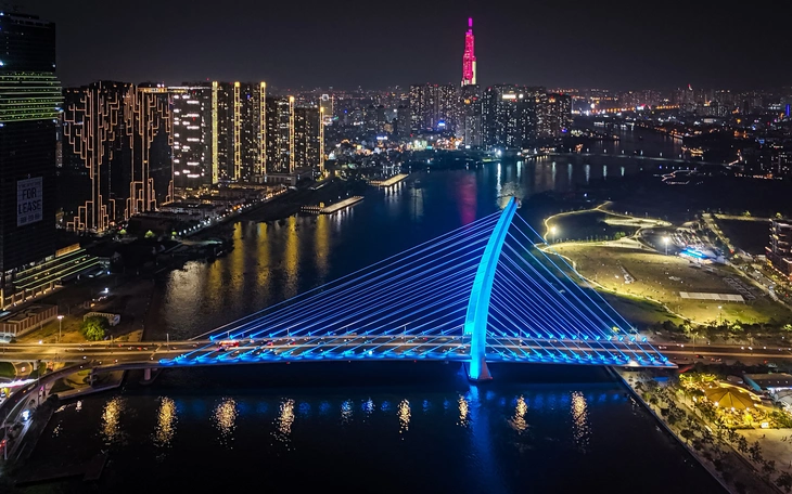 Cầu Ba Son rực rỡ nối các đô thị hiện đại hai bờ sông Sài Gòn 