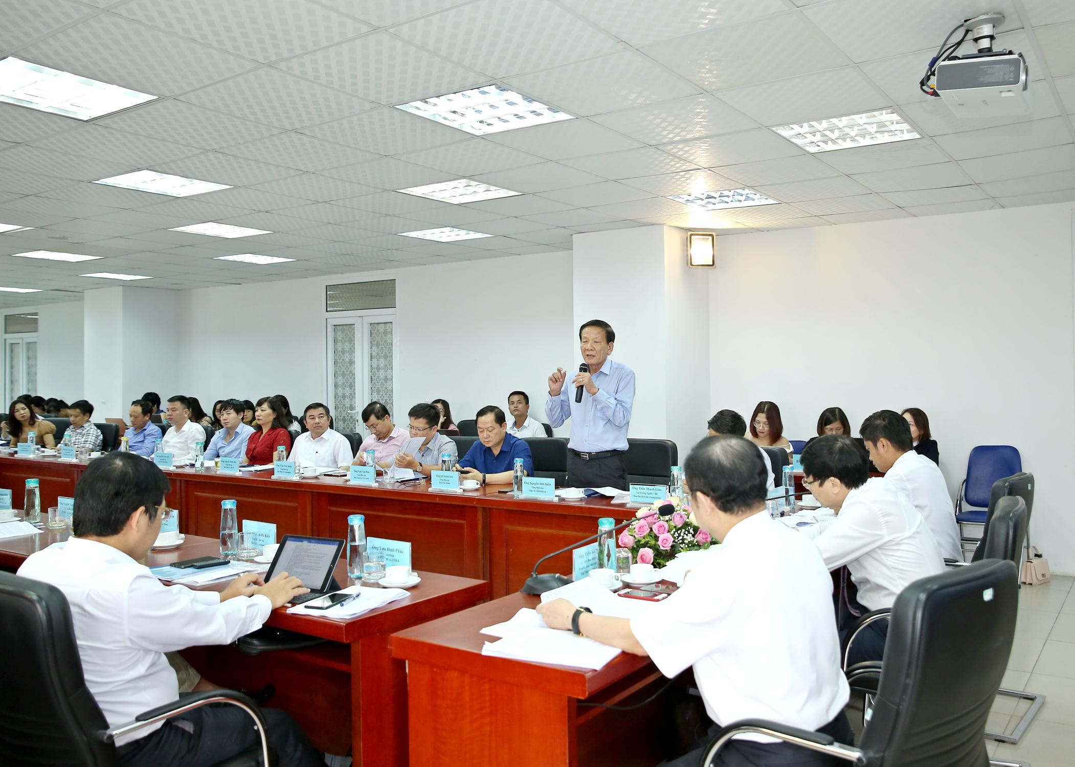 Ông Nguyễn Anh Tuấn - TBT Tạp chí Nhà đầu tư có nhiều ý kiến đóng góp cho Diễn đàn. Ảnh: Sơn Hải