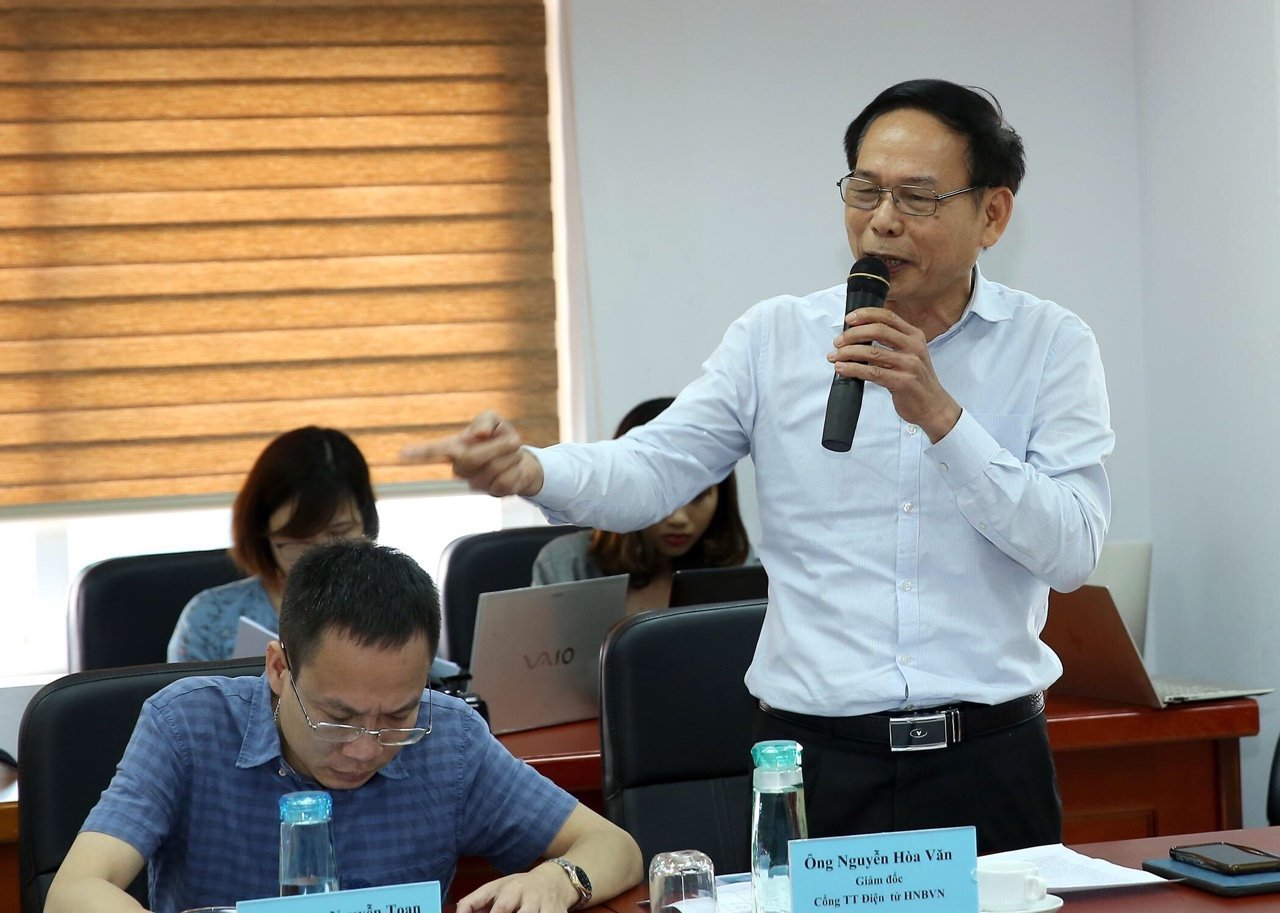 Nhà báo Nguyễn Hòa Văn - Giám đốc Cổng Thông tin điện tử Hội Nhà báo Việt Nam phát biểu tại diễn đàn. Ảnh: Sơn Hải