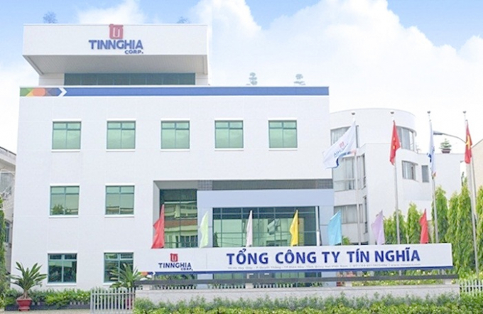 So với lúc lên sàn, doanh thu Tín Nghĩa đã giảm gần 30% ở thời điểm năm 2020, lợi nhuận ròng cũng giảm gần một nửa.