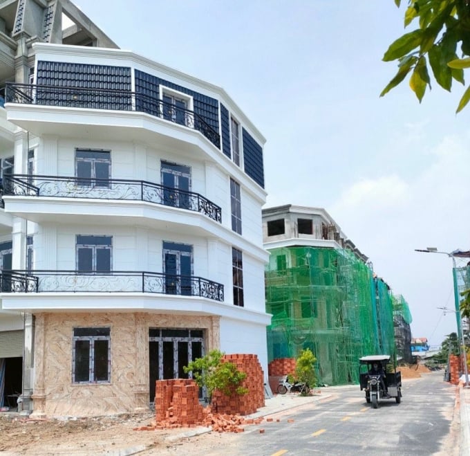 Sự đổi thay tại khu đất được giới thiệu là dự án Bảo Phú Residence vào tháng 5/2022. Nhiều khối nhà được mọc lên, mật độ xây dựng dày đặc.