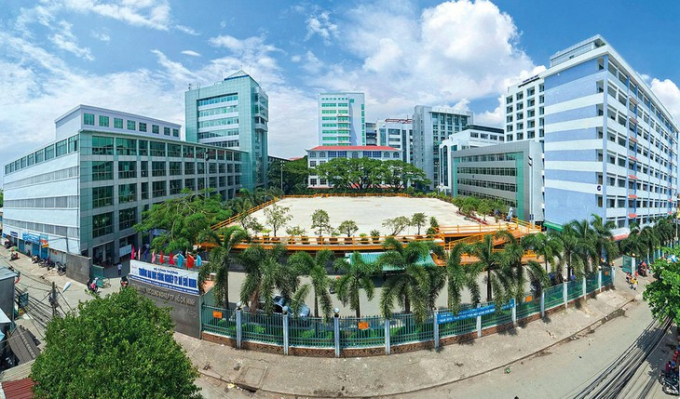 Liên danh Kim Hoàng Long - Phúc Khoa trúng Gói thầu Xây dựng và lắp đặt thiết bị tại trường Đại học Công nghiệp TP.HCM với giá 50.856.018.000 đồng. Ảnh: Song Lê