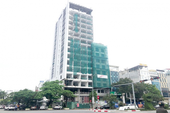 Công trình khách sạn Quang Minh xây dựng không phép cao 15 tầng. Ảnh: ĐỖ HOÀNG