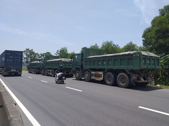 Vận chuyển cát từ huyện Đại Lộc ra Thừa Thiên - Huế để bán