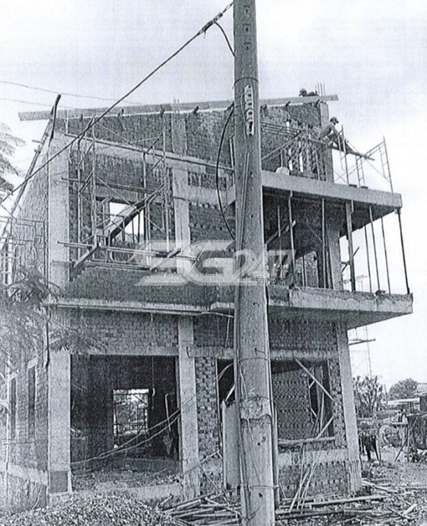 Trong thời gian thi công công trình, bà Trinh đã bị Đội quản lý trật tự đô thị thành phố Biên Hòa phát hiện và lập biên bản vi phạm hành chính vào ngày 28/10/2020, yêu cầu dừng ngay mọi hoạt động thi công công trình vi phạm.