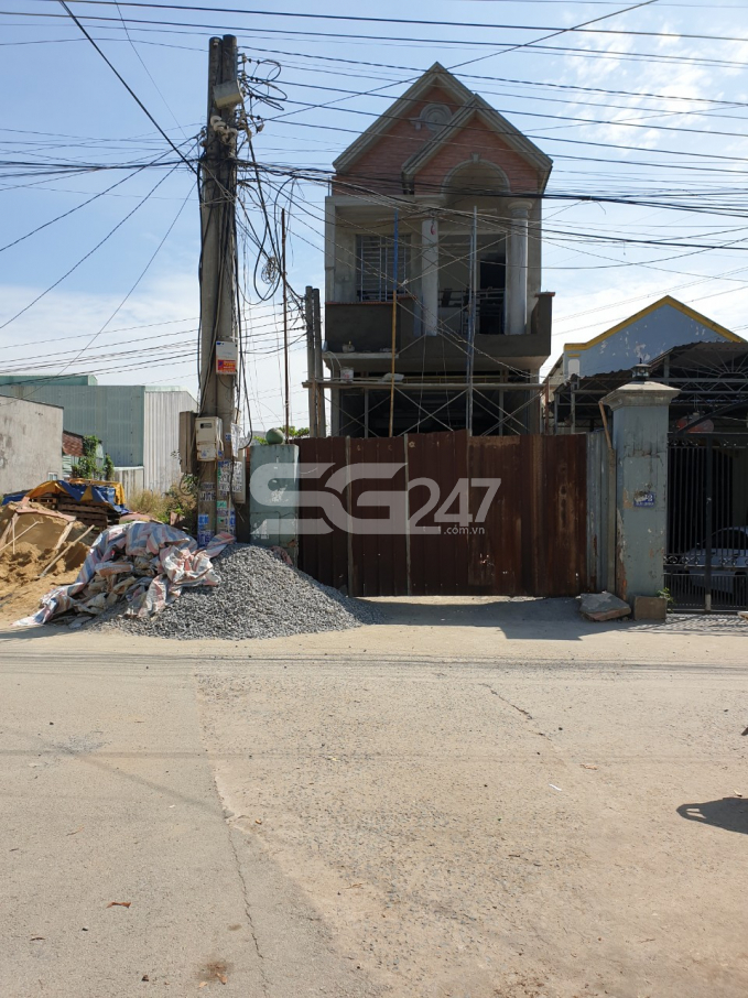 Tờ 78 thửa 8, toàn cảnh căn nhà không phép, xây dựng trên đất quy hoạch phát triển hạ tầng vòng xoay cổng 11 tại phường Long Bình Tân