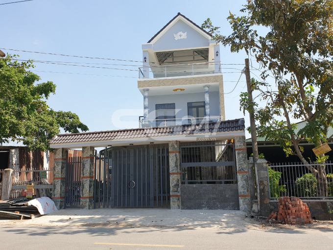 Tờ 62 thửa 198, hình ảnh căn nhà 1 trệt 2 lầu trên đất trồng lúa